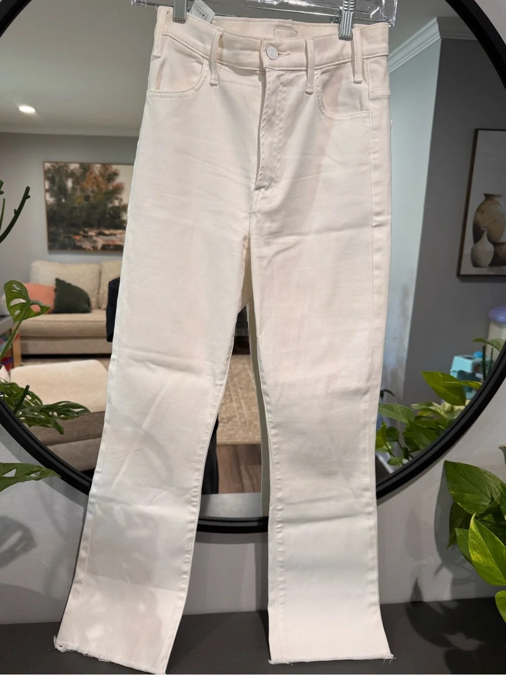 Mother Cropped White Hustler Ankle Fray High-Rise - Picture 3 of 9